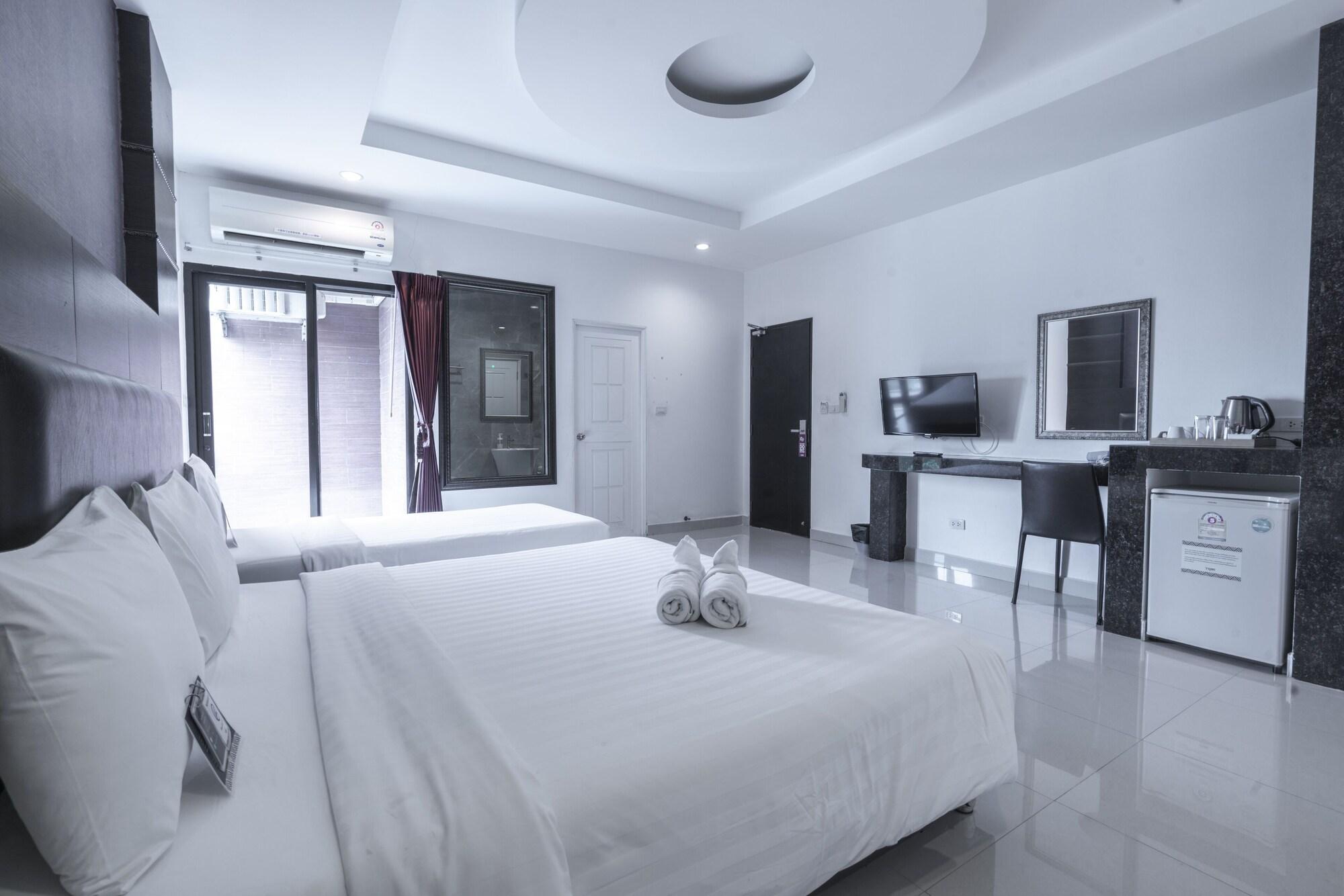 Tribe Pattaya Hotel Exterior photo